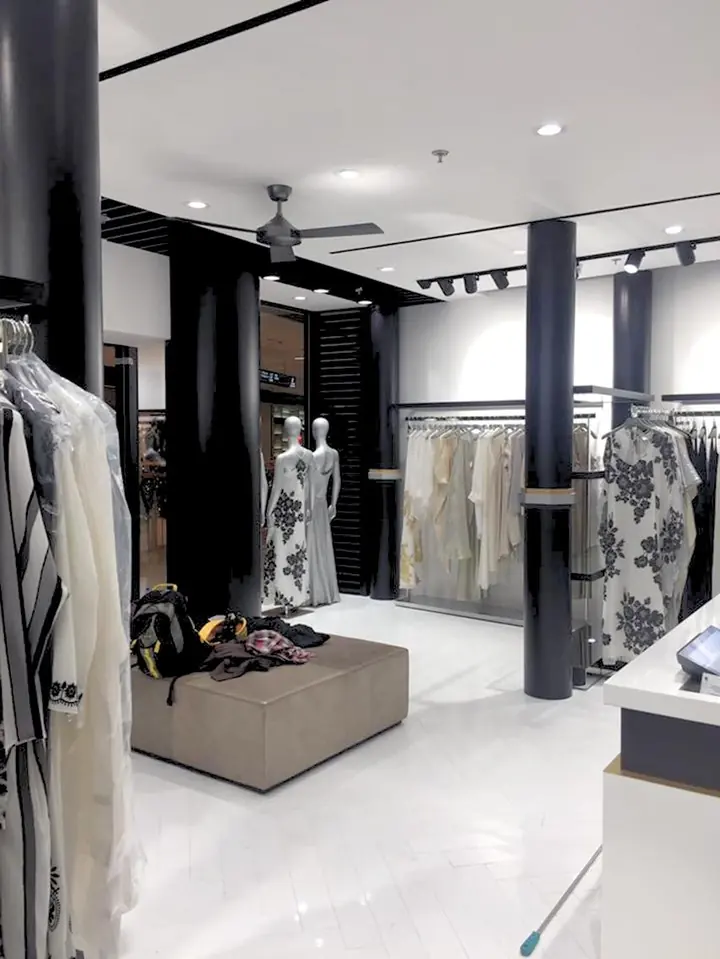 MFVD Shop interior fit-out at Element, West Kowloon by IPL – photo 2